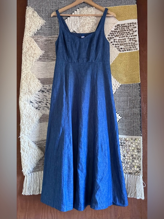 Old Navy Dresses & Skirts - Old Navy cotton chambray Midi Dress
